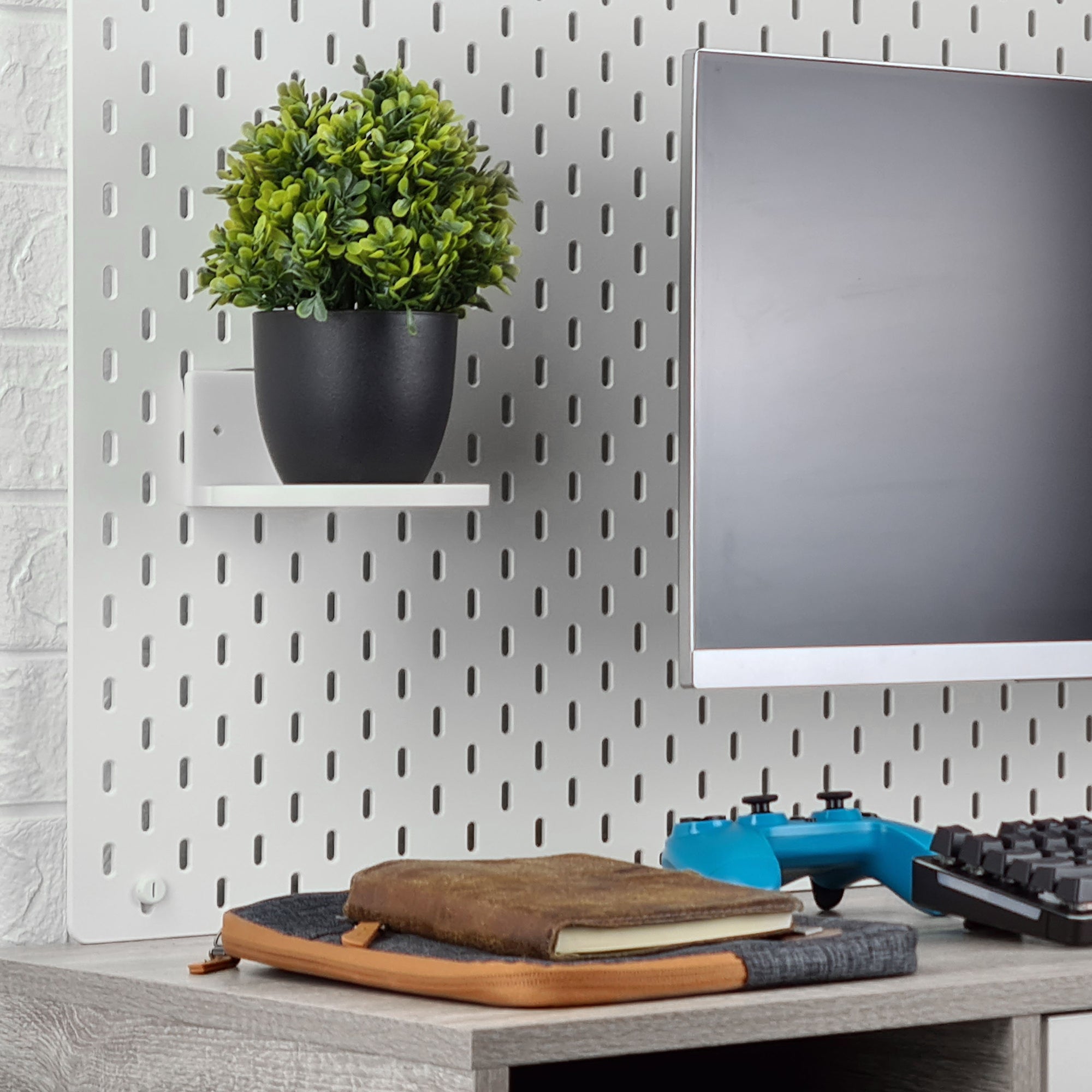 رف عائم دائري مقاس 5 بوصات ، ببراغي ولصق ، لكاميرات الأمان ، وأجهزة مراقبة الأطفال ، ومكبرات الصوت ، والنباتات والمزيد