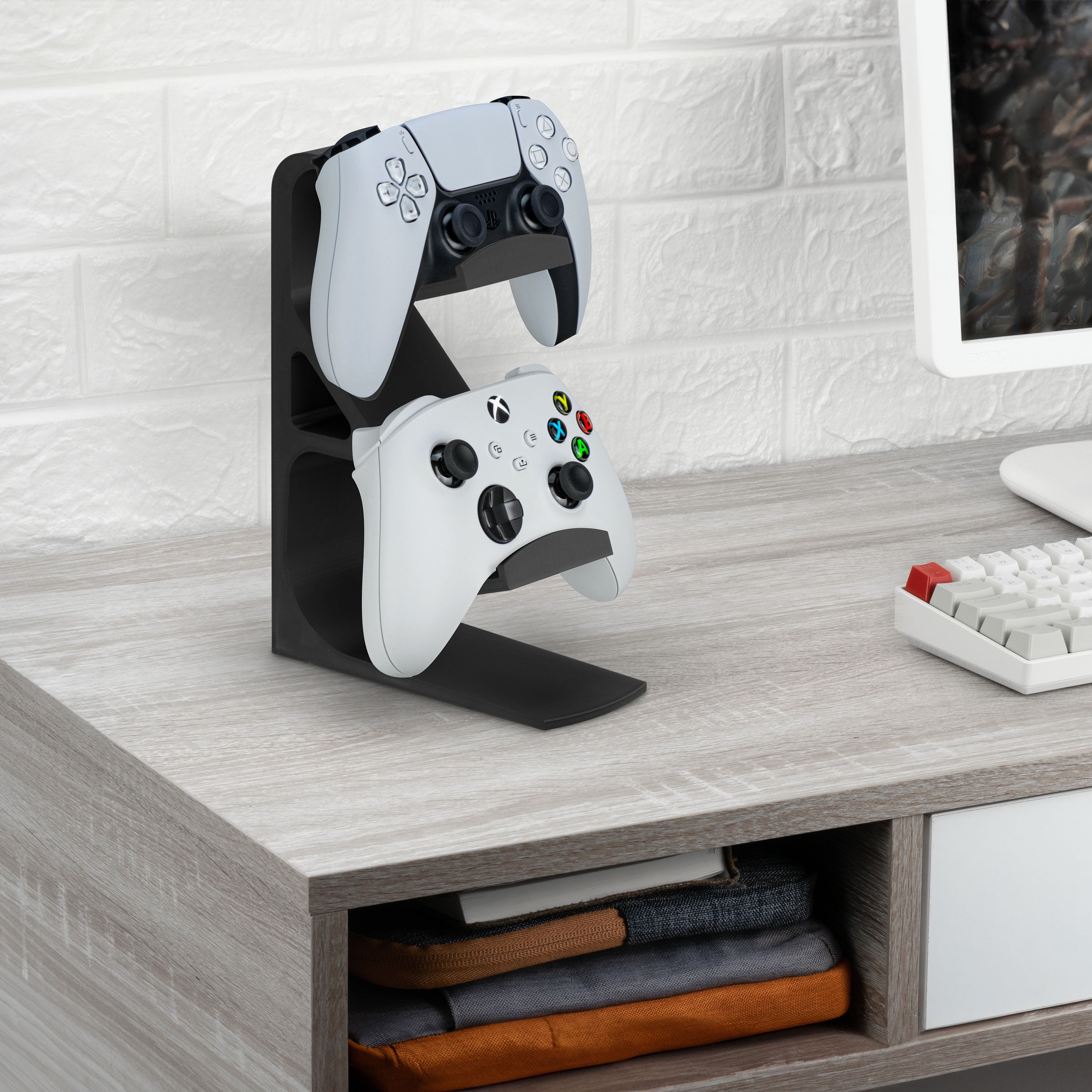 The Wraith - Dual Game Controller Stand for Desk - Universal Design Fo ...
