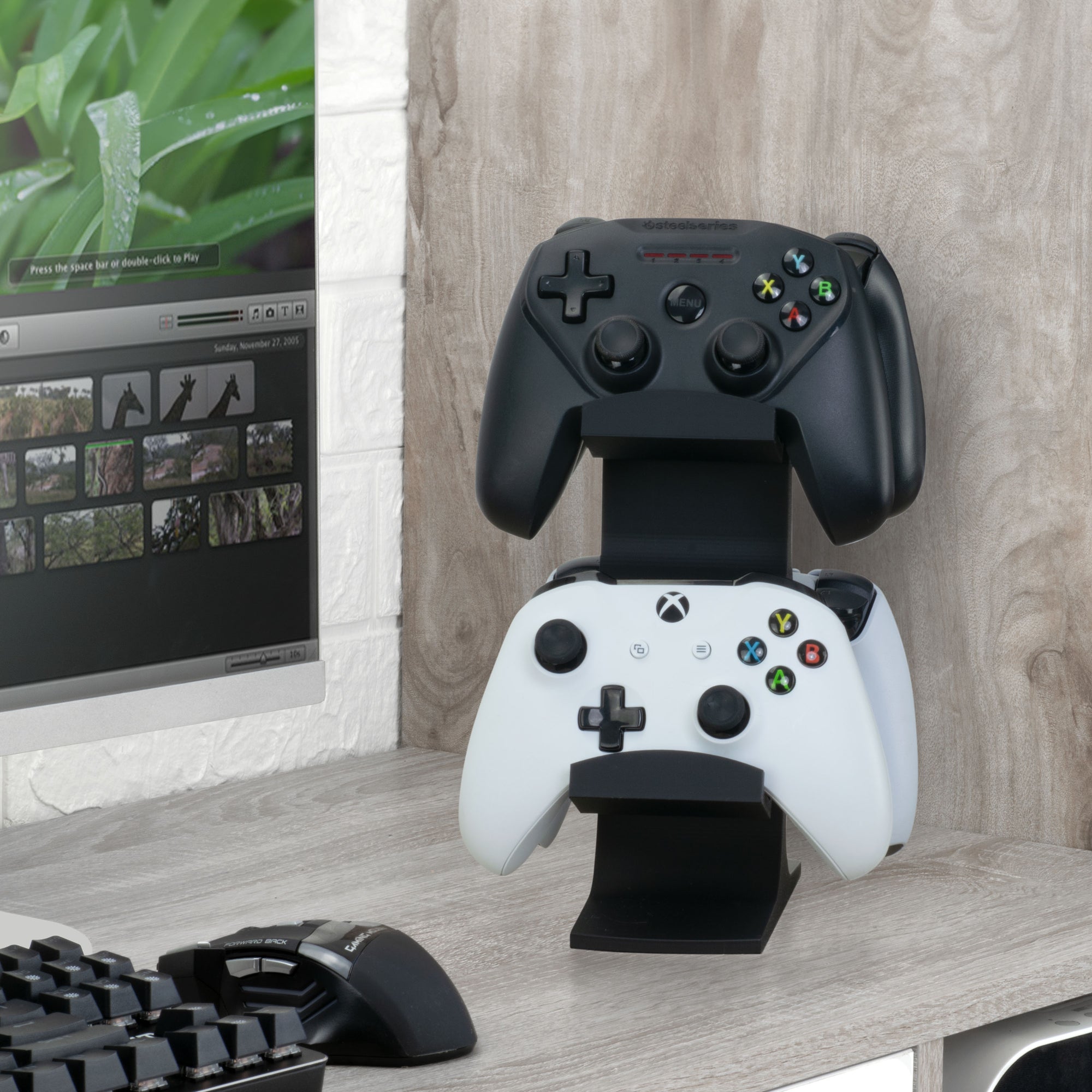 Quad Game Controller Holder for Desks, Intuitive Design, Universal Fit for All Gamepads, Ideal for Desks &amp; Side tables, Reduce Clutter &amp; Display Your Gear Better